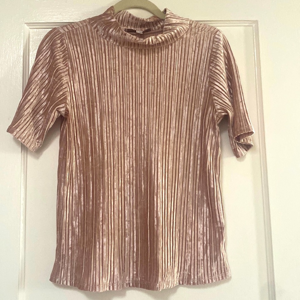 Mauve velvet Loft short sleeve top.